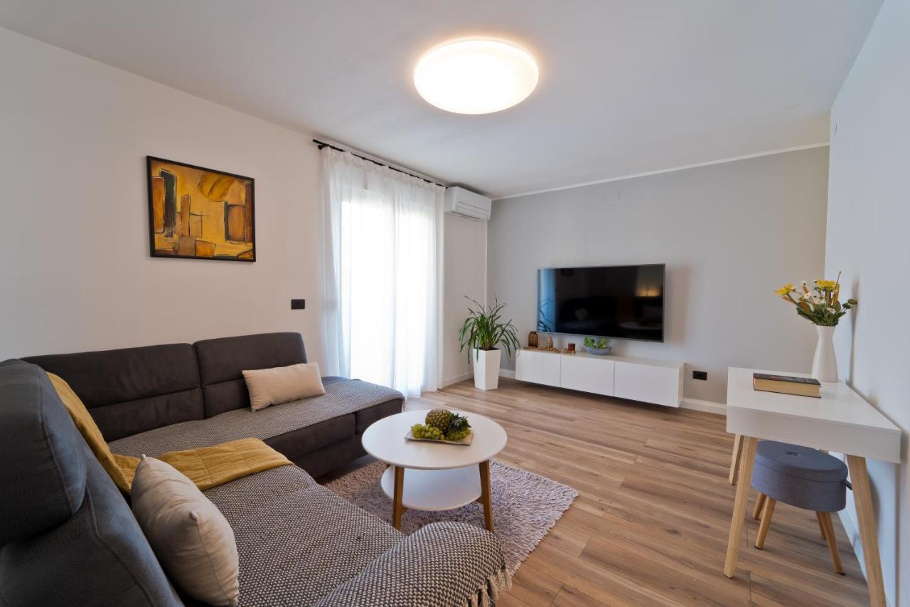 Malemi Apartment Pula Exterior foto